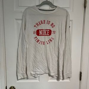 Nike Graphic Long Sleeve T-shirt
